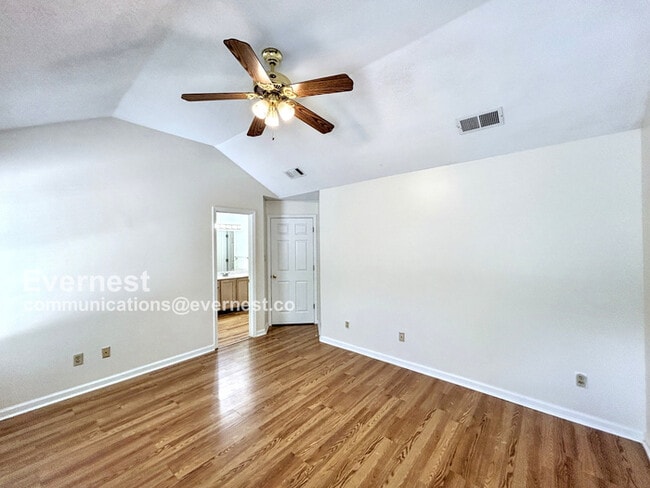 Building Photo - 9299 Grove Manor Dr
