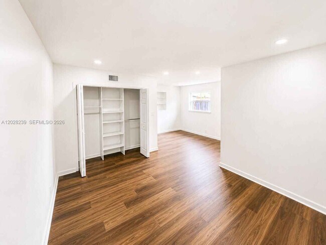 Building Photo - 6560 Hayes St