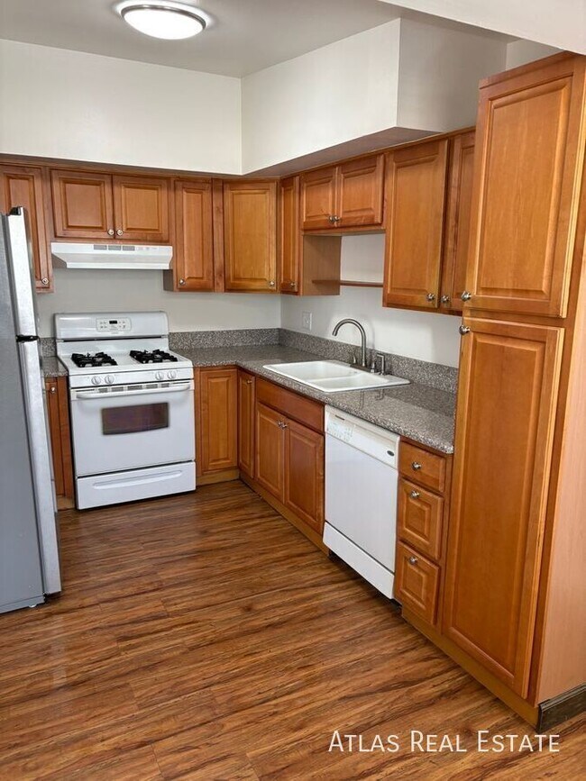 Building Photo - 1101 E Butler Dr