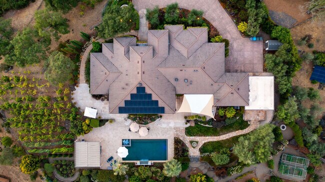 Building Photo - 3551 Kendell Hill Dr