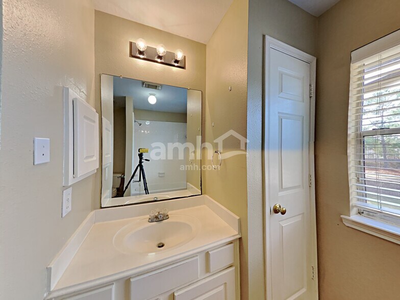 Building Photo - 20263 Eden Pines