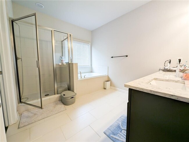 Building Photo - 548 Suwanee Green Blvd