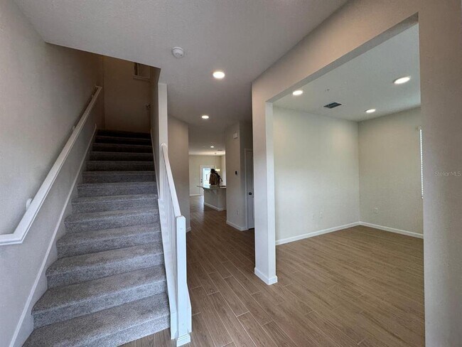Building Photo - 354 Lady Palm St