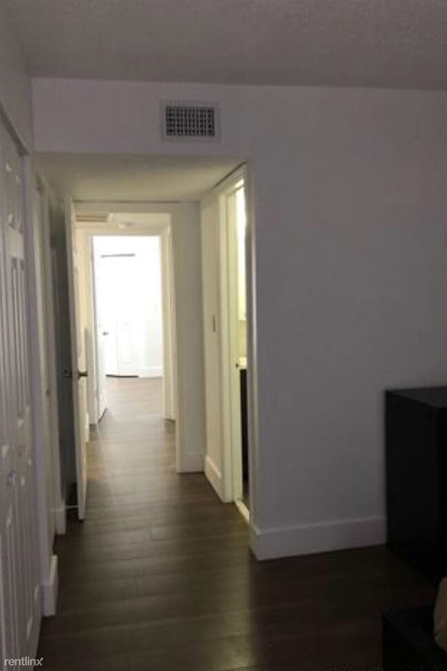Building Photo - 2 br, 2 bath  - 8670 NW 6th Ln Apt 206