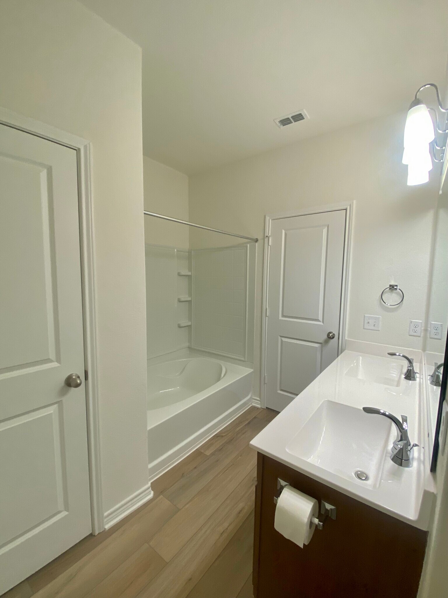 Building Photo - 440 Horizon Pointe