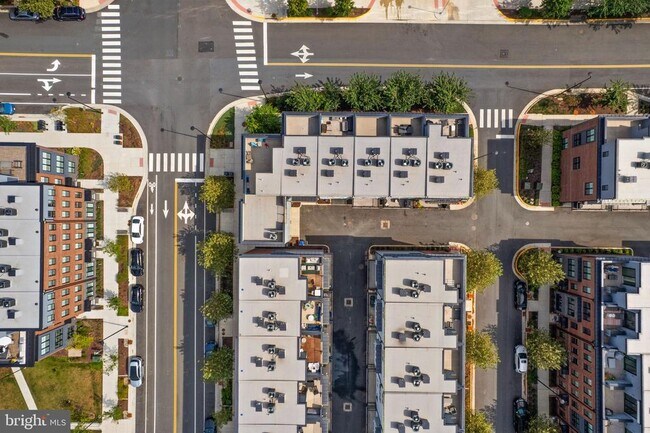 Building Photo - 1862 Michael Faraday Dr.