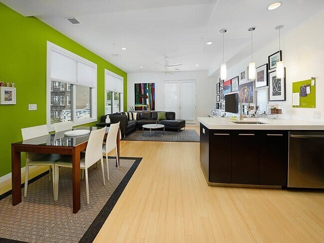 Building Photo - 511 Madison St