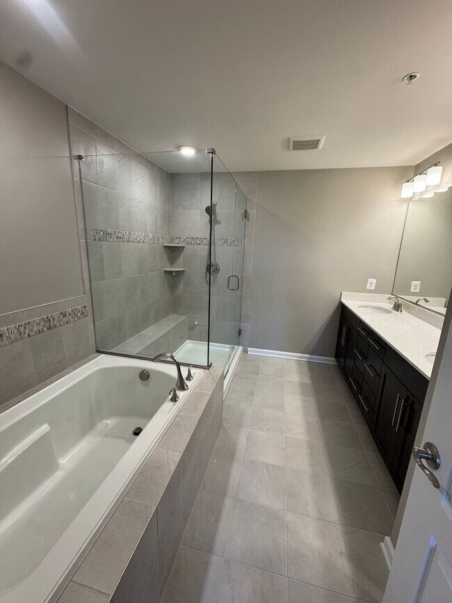 Building Photo - Spacious, Modern Condo in Owings Mills — M...