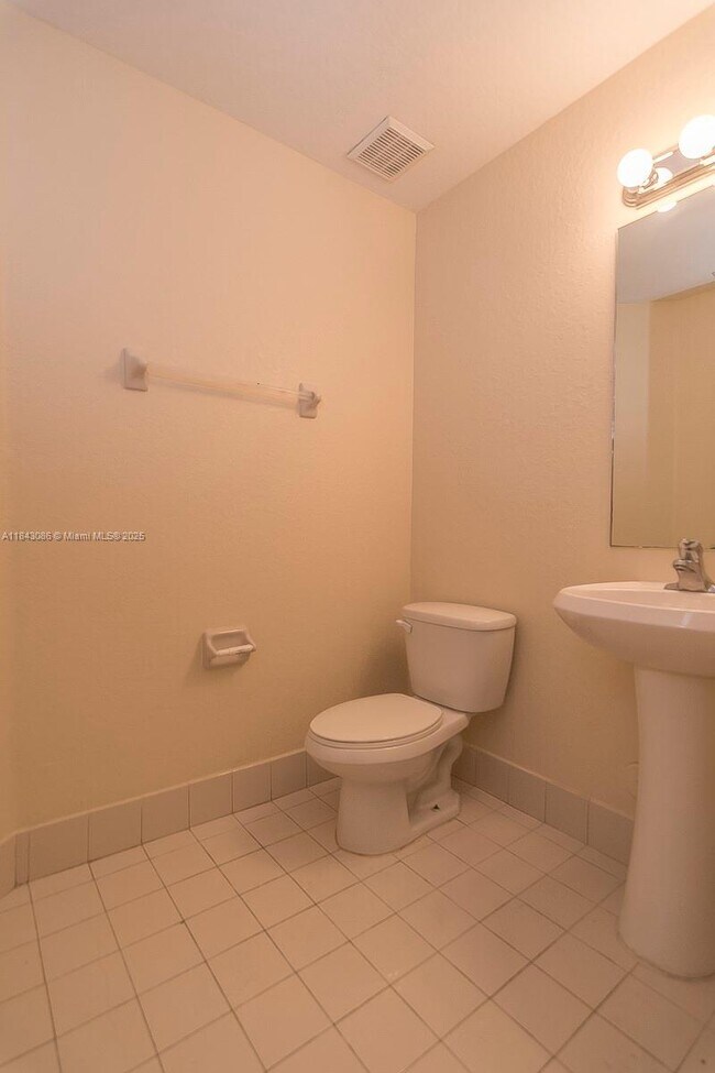 Building Photo - 16620 SW 47th Terrace