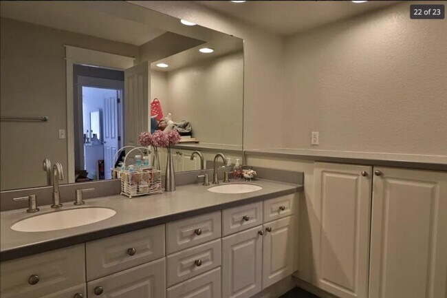 Building Photo - 2550 Winding River Dr