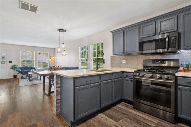 Building Photo - 60 Wingate Dr