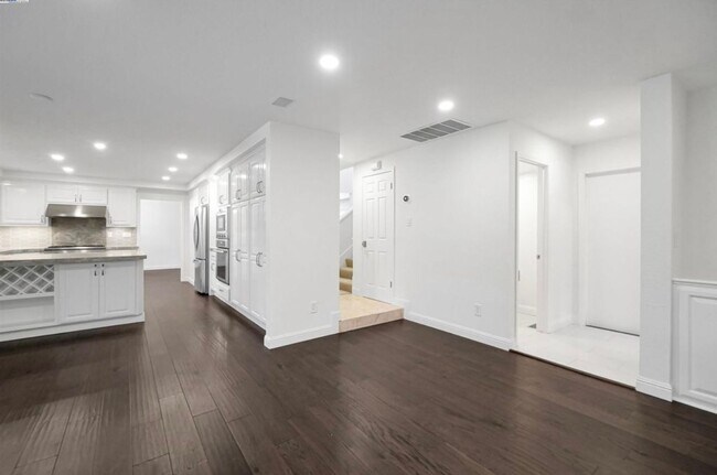 Building Photo - San Ramon 4 Bd / 2.5 Ba Semi Custom Home l...