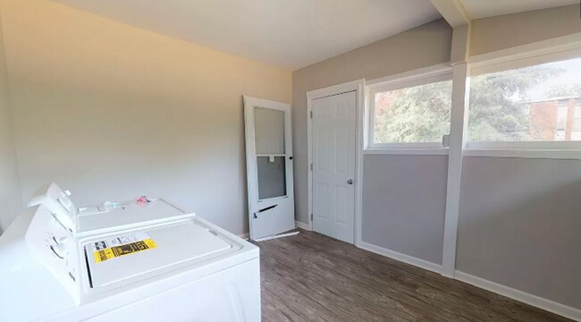 Building Photo - MOVE IN SPECIAL - FIRST MONTH FREE!!!