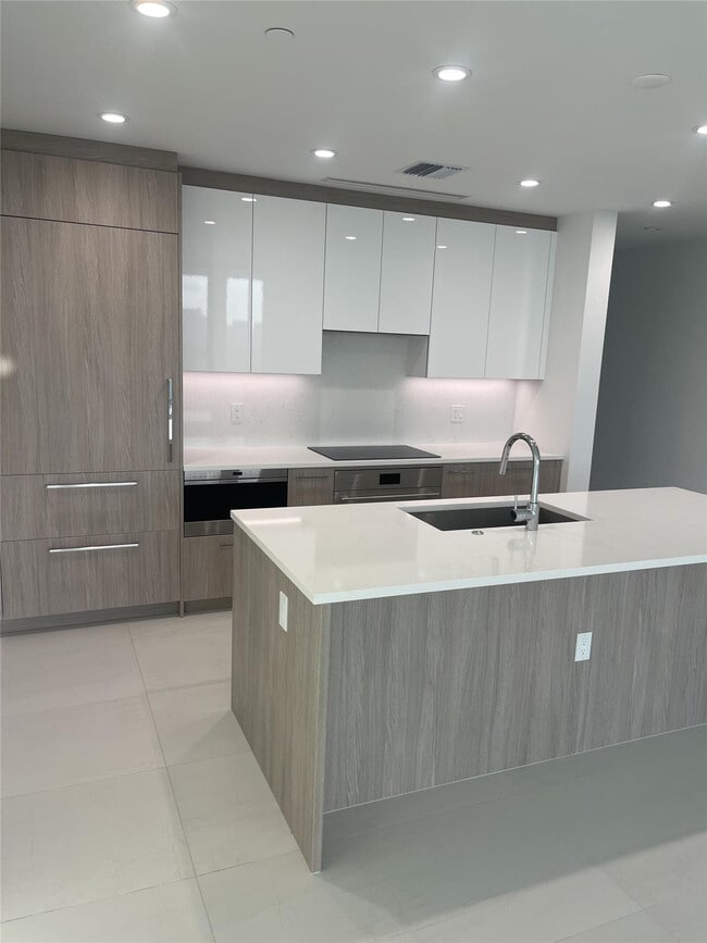 Building Photo - 153 Seabreeze Blvd