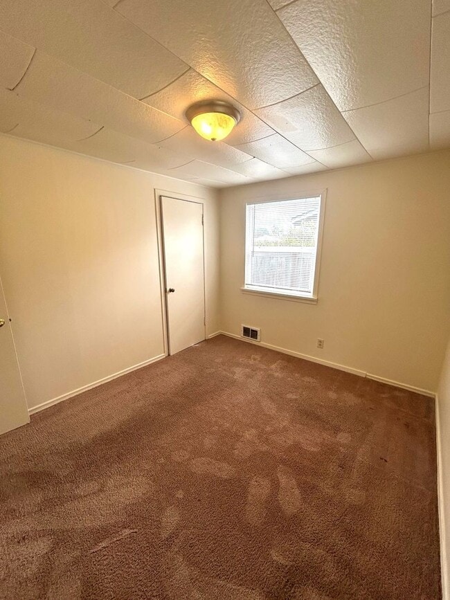 Building Photo - Cute/Cozy Marysville Homehome