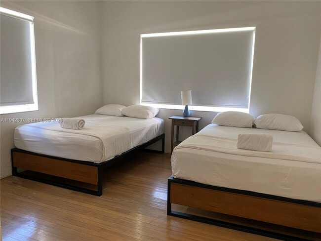 Building Photo - 1011 9th St