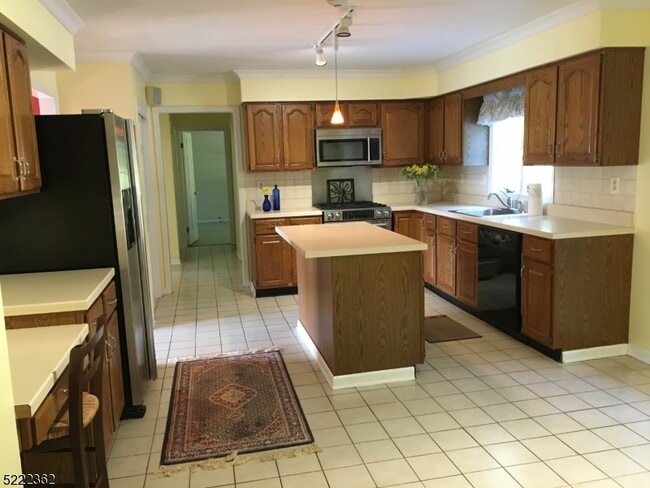 Building Photo - 87 Highland Cir