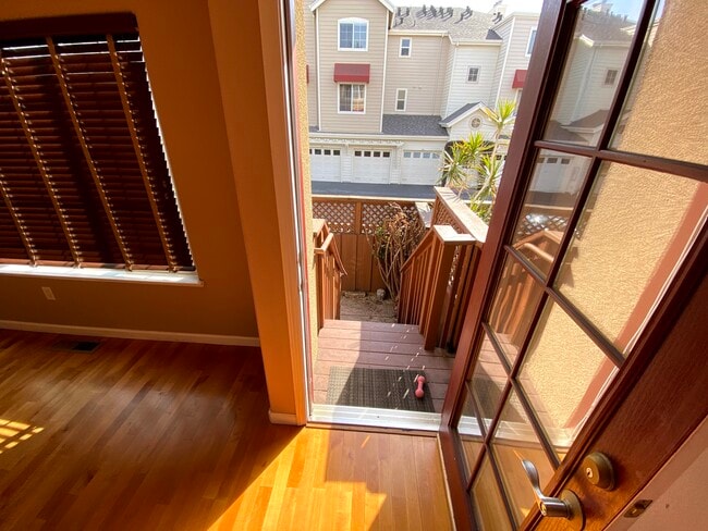 Building Photo - 624 Antioch Terrace