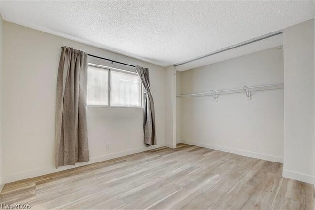 Building Photo - 3841 Daisy St