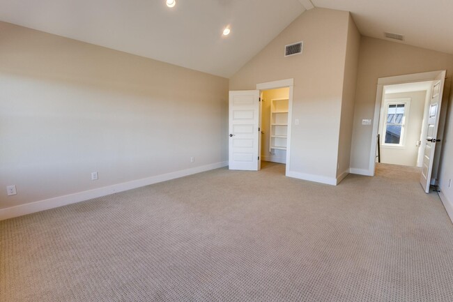Building Photo - 2217 Seabiscuit Cv