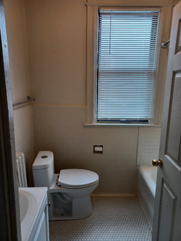 Building Photo - 2225 Kearny St NE