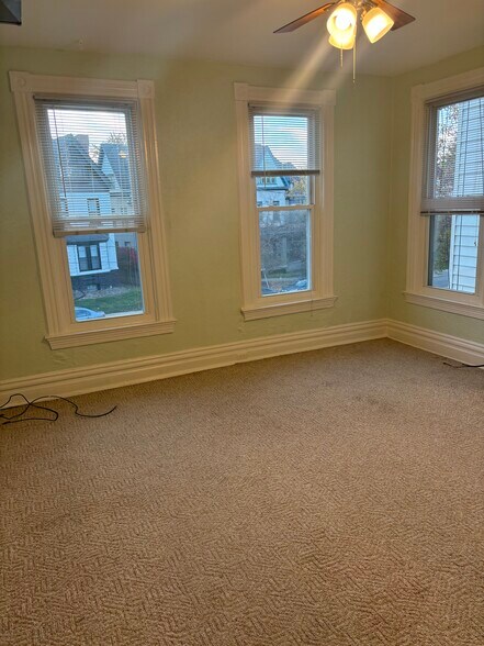 Building Photo - 525 Shady Ave