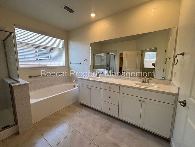 Building Photo - 1097 Dapple Dr