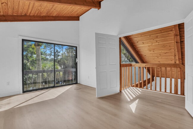 Building Photo - 100 Sparrow Dr