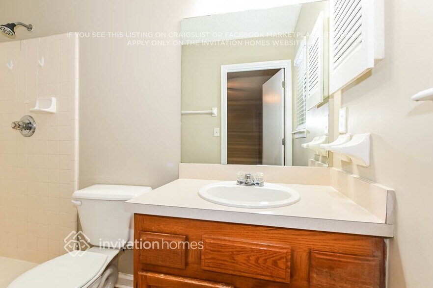 Building Photo - 11484 Mandarin Glen Cir E