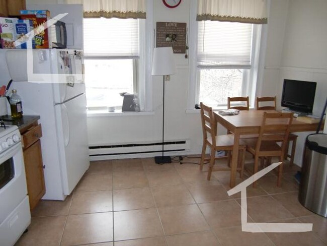 Building Photo - HOT Allston 1BR Listing!