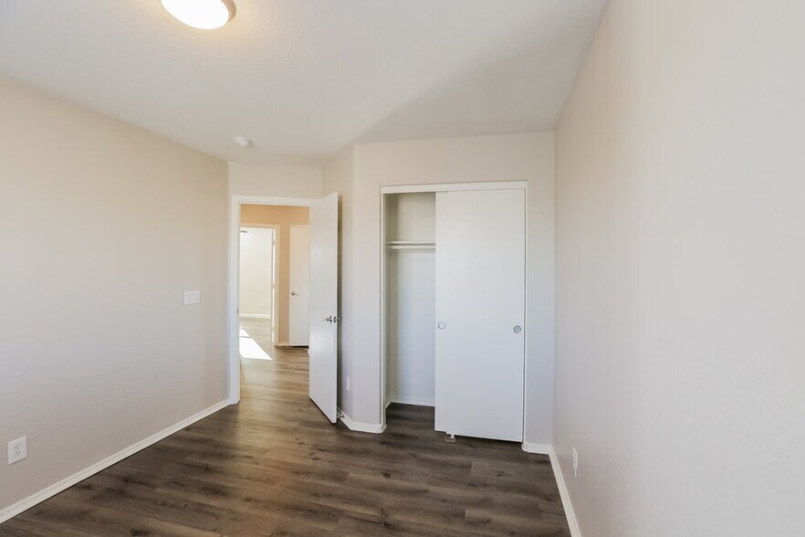 Building Photo - 11767 W Banff Ln