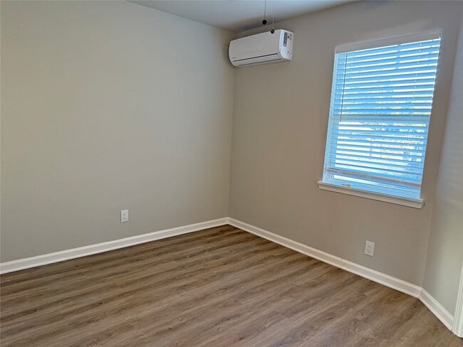 Building Photo - 91 Willow Oak Ln