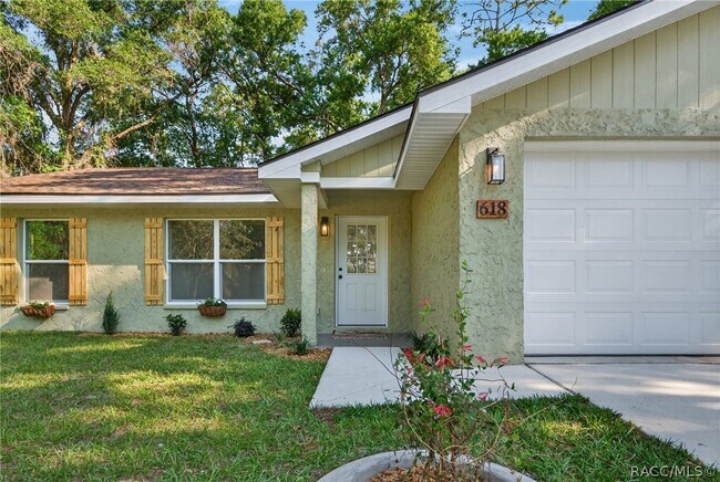 Building Photo - 618 Spruce St