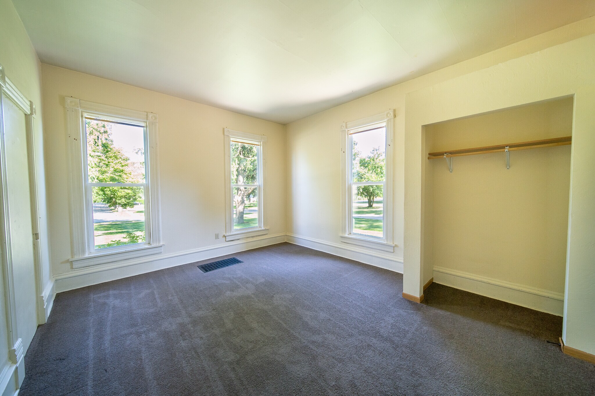 Building Photo - 140 S Prince St