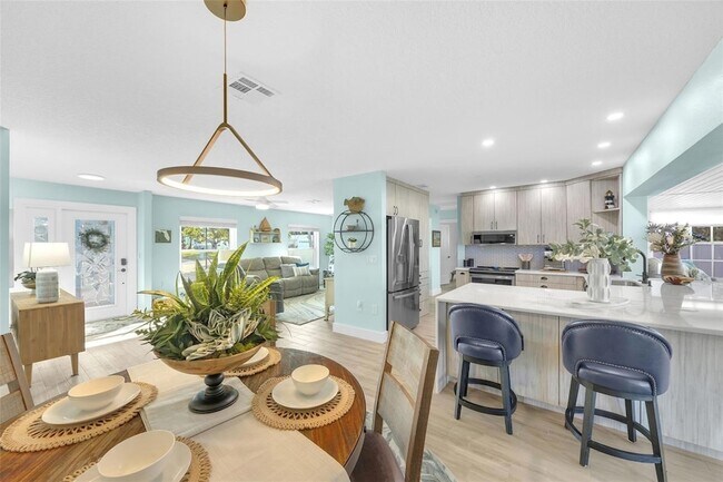 Building Photo - 1015 Spindle Palm Way