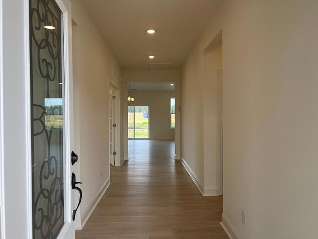 Building Photo - 225 Thomas Gage Dr