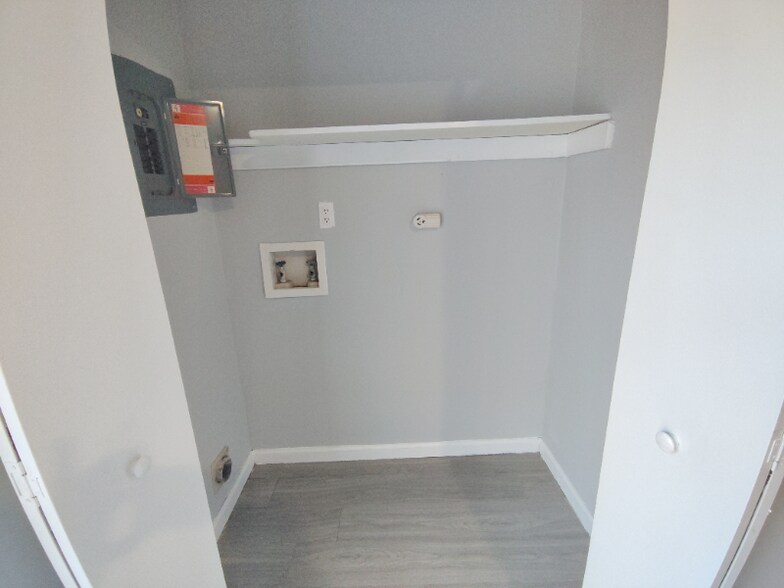 Building Photo - 29 Fonda Dr