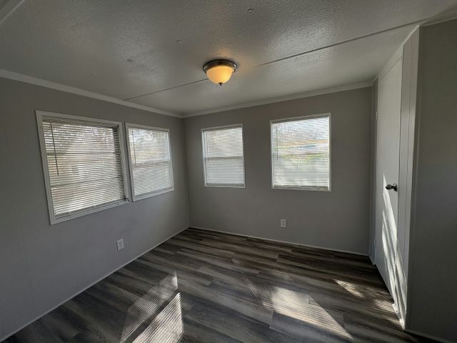 Building Photo - 2850 New Tampa Hwy