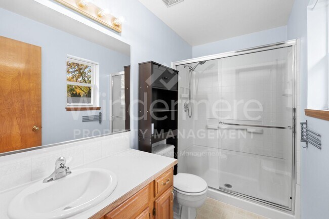 Building Photo - Beautiful 4-Bedroom Home In The South Hill With Solar Panels - Save On Utilities