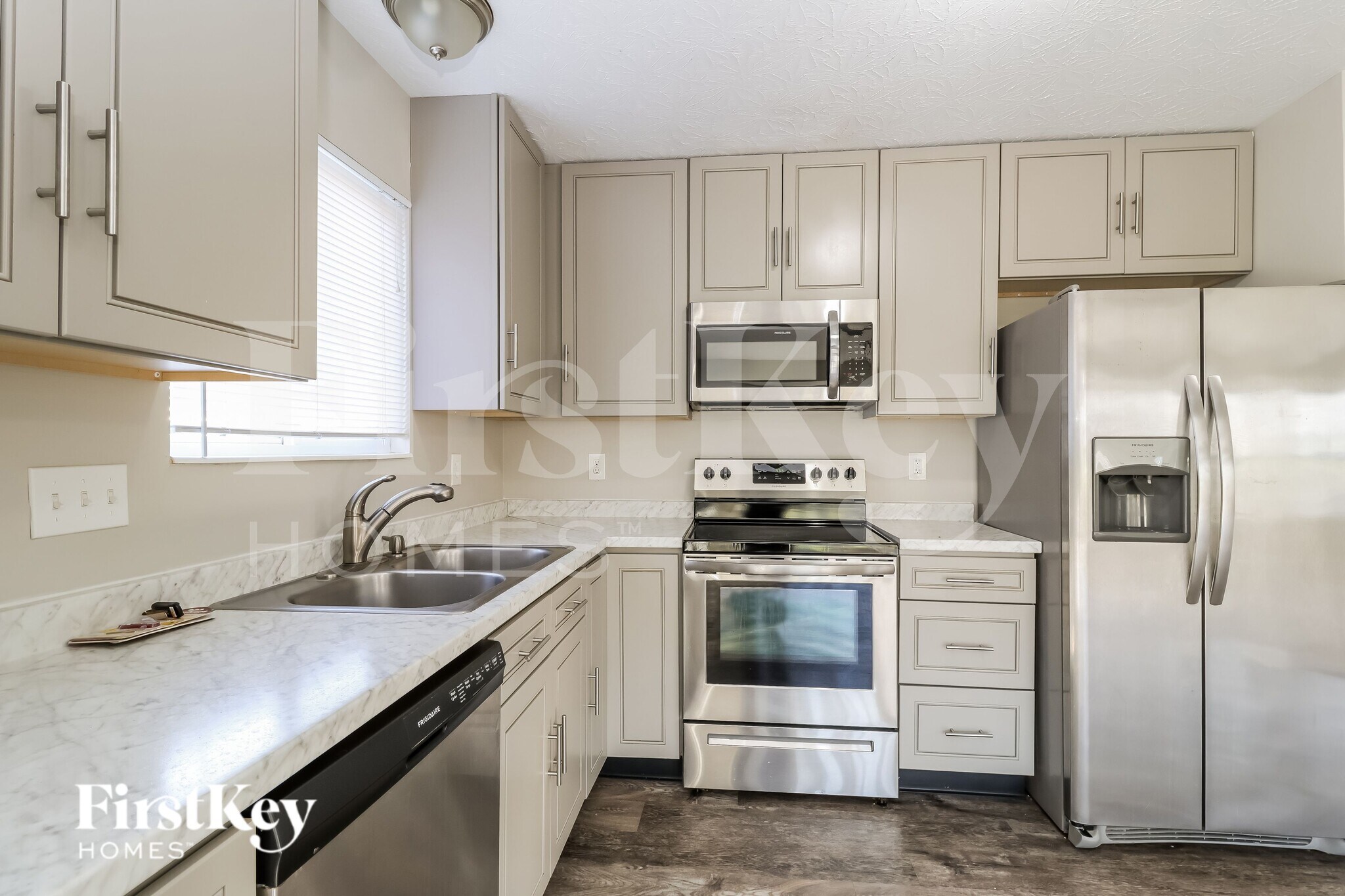 Building Photo - 53 Wooded Ridge Dr