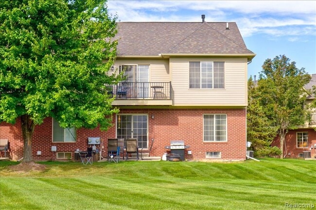 Building Photo - 45898 Grant Ct