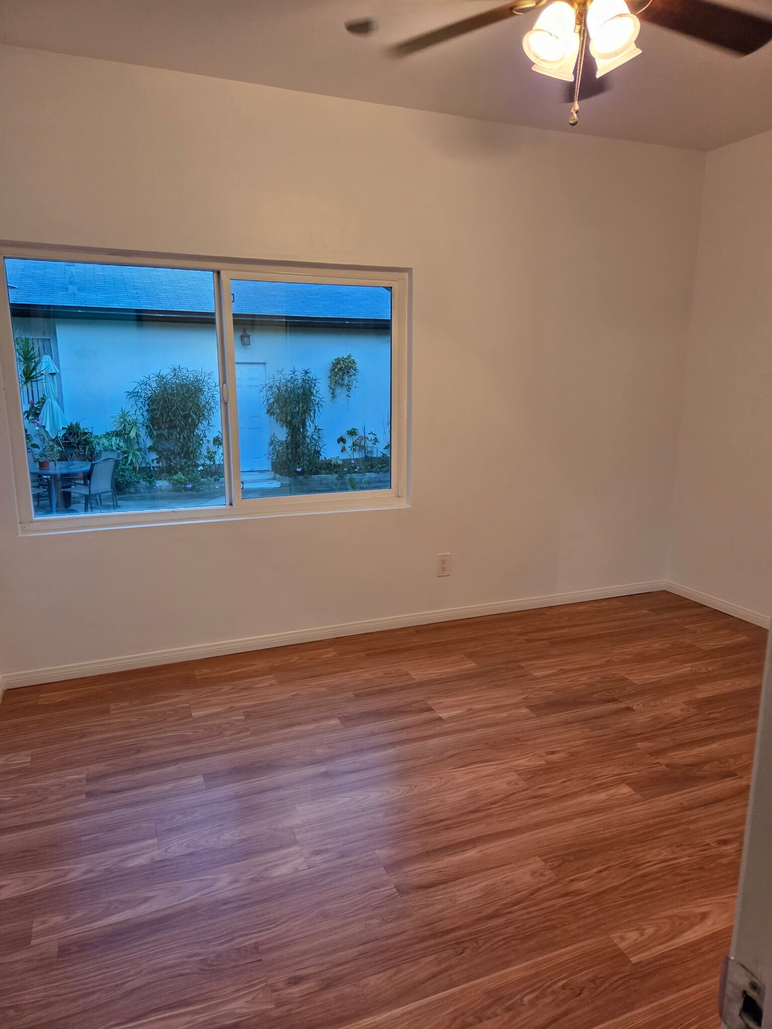 3rd bedroom facing back yard - 11536 Cumpston St