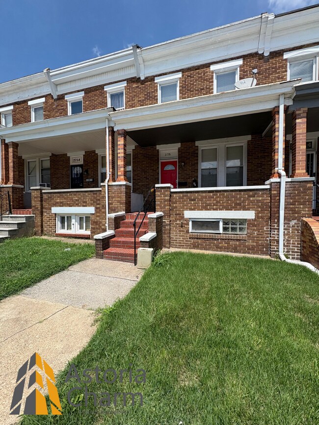 Building Photo - 2756 Pelham Ave