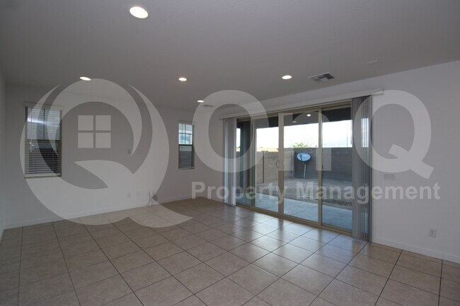 Building Photo - 2516 E Pelican Dr