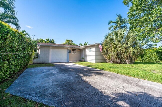 Building Photo - 8475 SW 43rd St