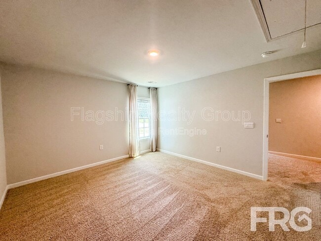 Building Photo - 1313 Riverstone Dr