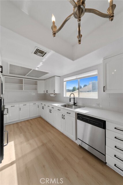 Building Photo - 4426 Ventura Canyon Ave