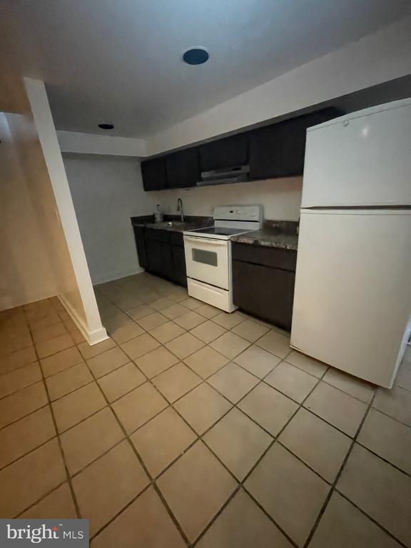 Building Photo - 222 Warren Ave