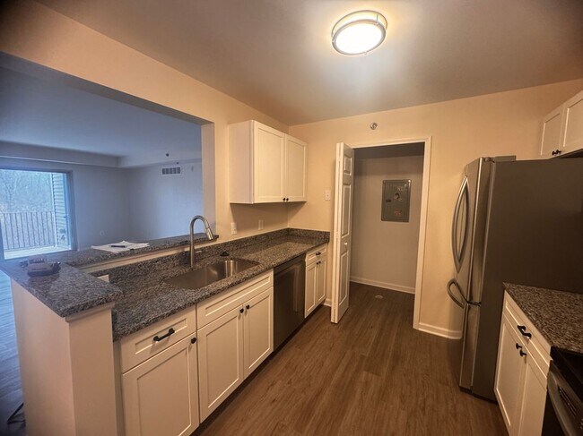 Building Photo - 14208 Pinehurst Ln