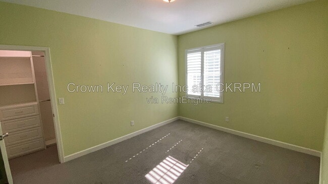 Building Photo - 416 E Solare Ave